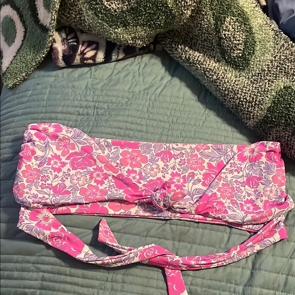 NWOT Beach Bunny Tula Pink and Purple Floral Bandeau Top Medium Beach Resort